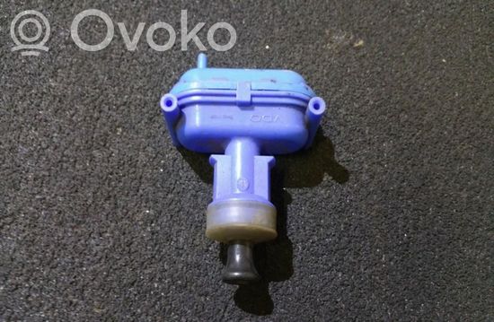 Audi 80 90 S2 B4 Central locking vacuum pump 893862153d 893862153d