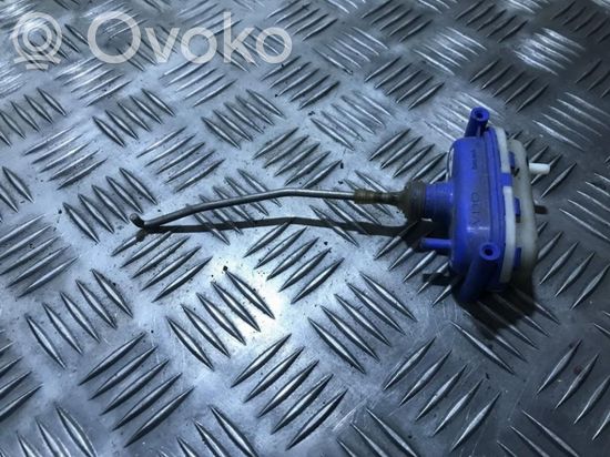 Audi 80 90 S2 B4 Central locking vacuum pump 8a5862153 8a5862153