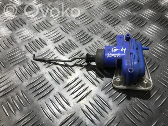 Audi 80 90 S2 B4 Central locking vacuum pump 893862153c 893862153c