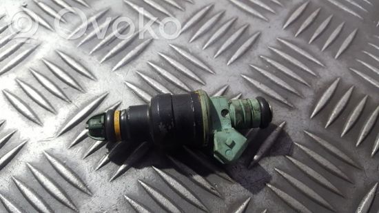 BMW 5 E34 Fuel injector 0280150415 0280150415