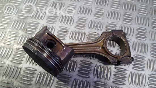 Mercedes-Benz S W140 Piston with connecting rod