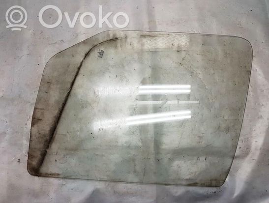 Mercedes-Benz Sprinter W901 W902 W903 W904 Front door window glass four-door