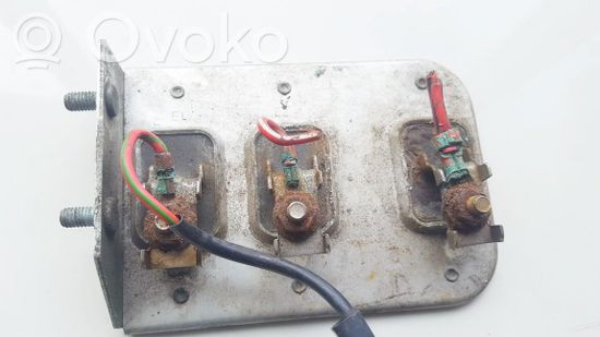 Audi A4 S4 B5 8D Coolant fan relay 8d0959493a 8d0959493a