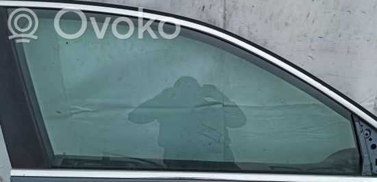 Volkswagen Jetta V Front door window glass four-door Pilka Pilka