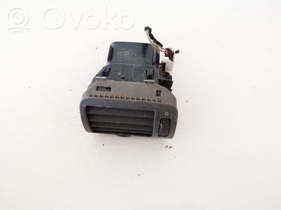 Volkswagen PASSAT B5 Dash center air vent grill 3b0819703d 3b0819703d
