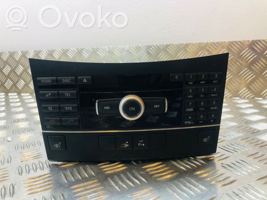 Mercedes-Benz E C207 W207 Radio/CD/DVD/GPS head unit A2128700089