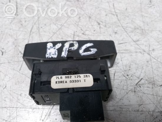 Volkswagen Touareg I Central locking switch button 7L6962125