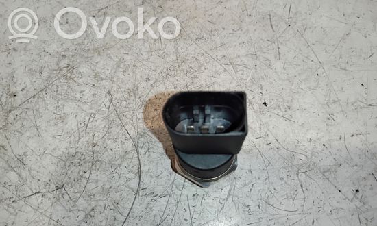Mercedes-Benz C W203 Fuel pressure sensor 0281002239 18510005551
