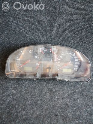 Volkswagen PASSAT B5 Speedometer (instrument cluster) 6033EC0336