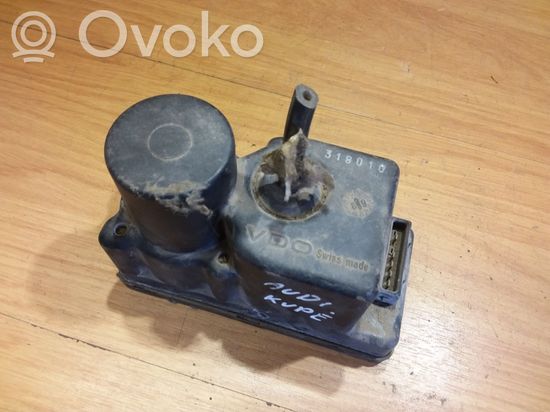 Audi 80 90 S2 B4 Central locking vacuum pump 443862257H
