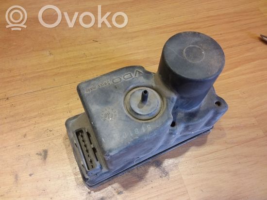 Audi 80 90 S2 B4 Central locking vacuum pump 443862257H