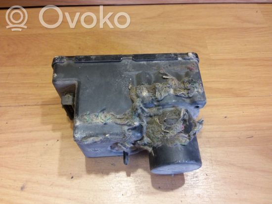 Audi 80 90 S2 B4 Central locking vacuum pump 443862257H