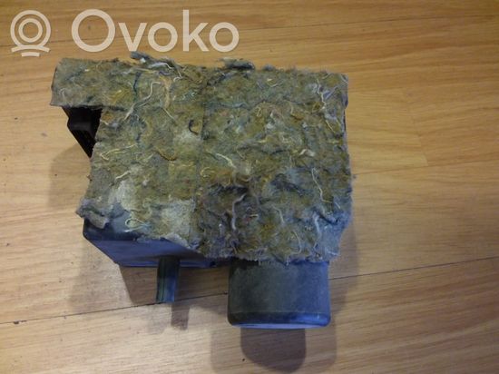 Audi 80 90 S2 B4 Central locking vacuum pump 443862257D