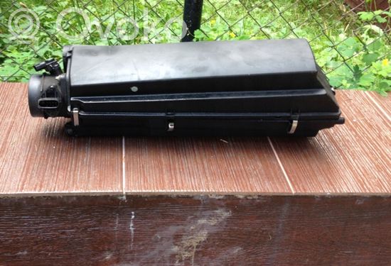 Mercedes-Benz E W211 Air filter box