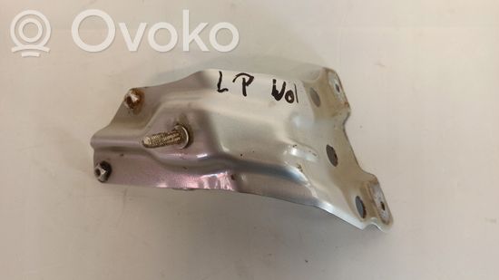 Volkswagen Eos Fender mounting bracket 1Q0821135