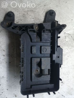 Volkswagen Touran I Battery box tray 1K0915333B