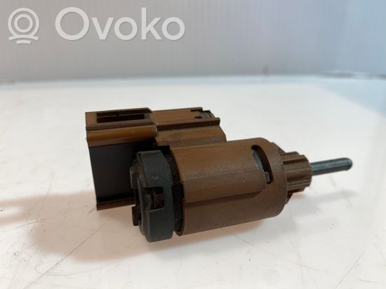 Audi A4 S4 B6 8E 8H Brake pedal sensor switch 3B0945511B 19322009