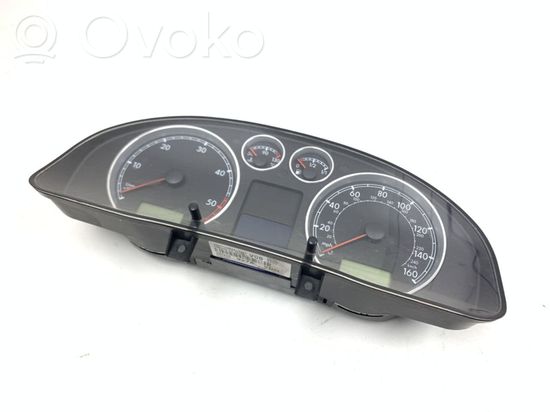 Volkswagen PASSAT B5.5 Speedometer (instrument cluster) 3B0920927A