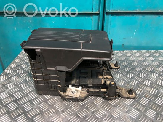 Volkswagen Golf Plus Battery box tray 1K0915333