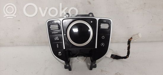 Mercedes-Benz C W205 Head unit multimedia control a2059005915