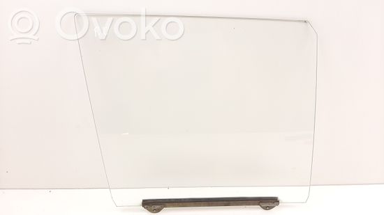 Mercedes-Benz COMPAKT W115 Front door window glass four-door