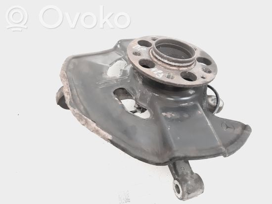 Mercedes-Benz B W245 Front wheel hub 690435