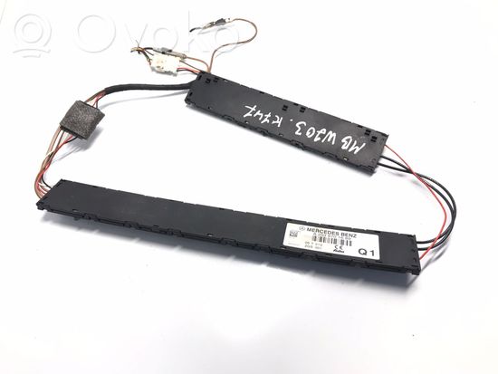 Mercedes-Benz C W203 Aerial GPS antenna A2038701689 2038701689 K747