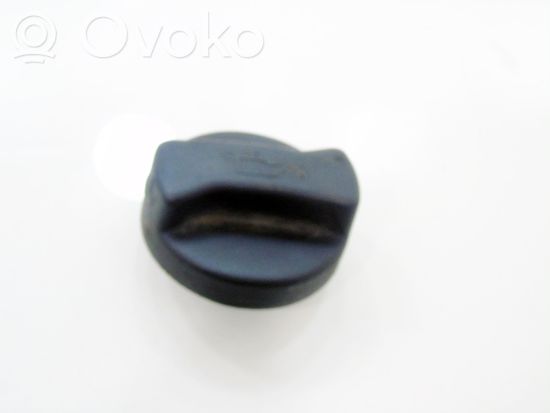 Audi 100 200 5000 C3 Oil filler cap