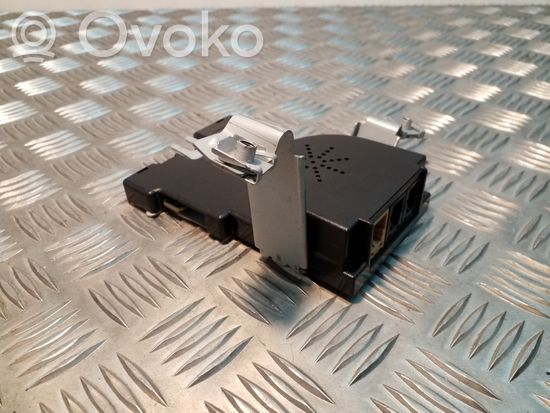 Audi A3 S3 8P Aerial antenna amplifier 8P4035225D