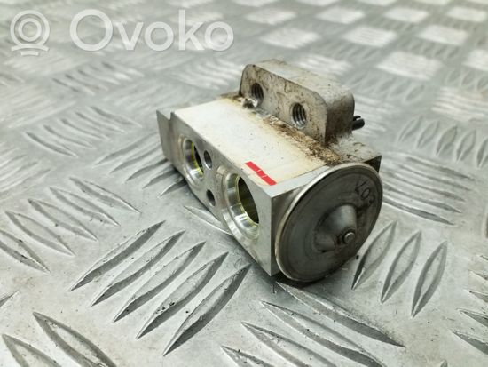 Volkswagen Golf VI Air conditioning (A/C) expansion valve 1K0820679