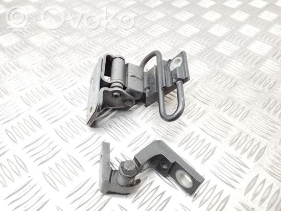 Volkswagen Touran II Rear door hinge set 1T0833411C