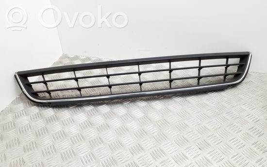 Volkswagen Jetta VI Front bumper lower grill  5C6853677A