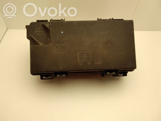 Volkswagen Routan Fuse box set 04692305AG RT227202F7