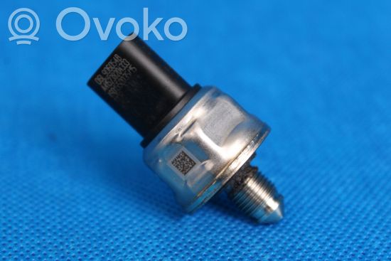 Audi A4 S4 B9 Fuel pressure sensor 06L906054B