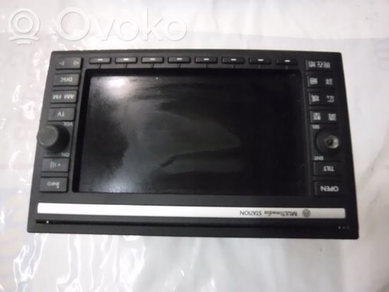 Volkswagen PASSAT B5.5 Radio/CD/DVD/GPS head unit 3B0035191F