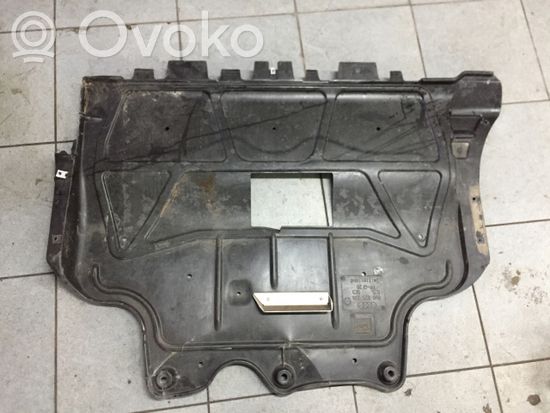 Audi RS3 Engine splash shield/under tray 8V0825236