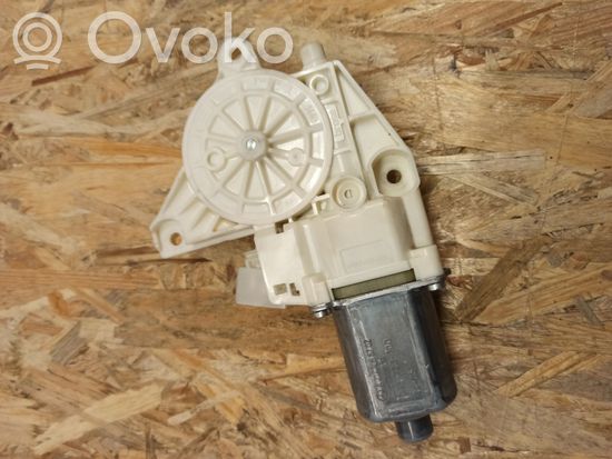 Mercedes-Benz E W212 Front door window regulator motor 2129066702
