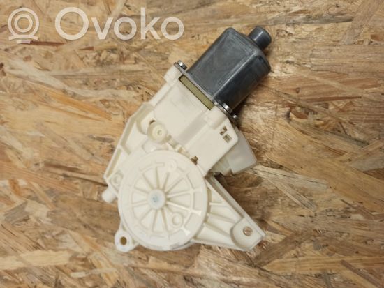 Mercedes-Benz E W212 Front door window regulator motor 2048200642
