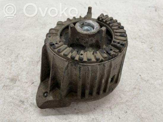 Mercedes-Benz E W212 Engine mount bracket A2122404217