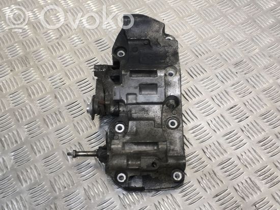 BMW 6 F06 Gran coupe Generator/alternator bracket 8506863