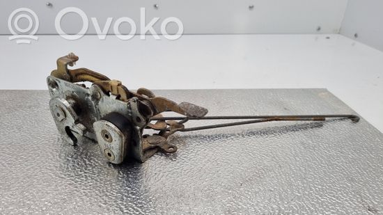 BMW 5 E28 Front door lock 1876385 18763851