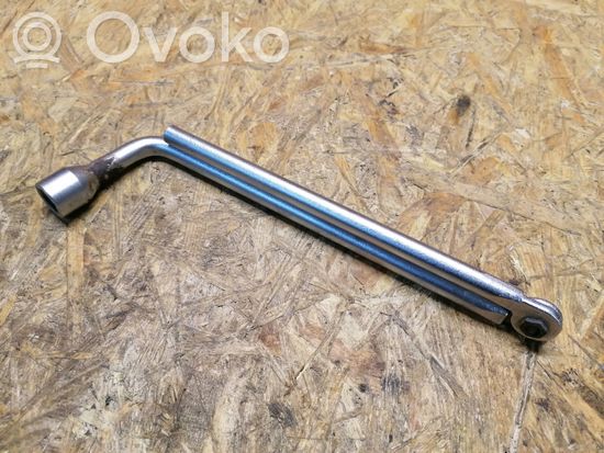 Mercedes-Benz SL R129 Wheel nut wrench 1295810001