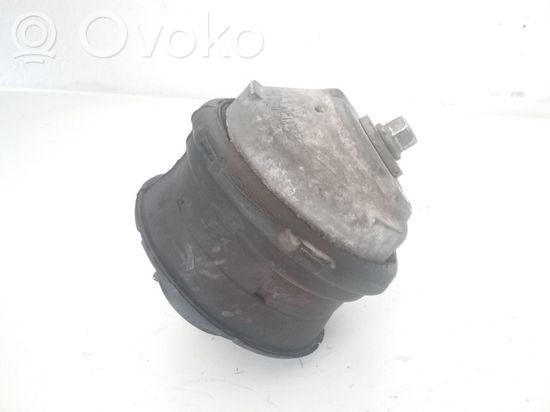 Mercedes-Benz S W221 Engine mount bracket 2032401417 141706W35