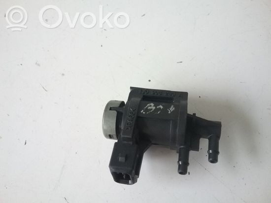Volkswagen PASSAT B5.5 Turbo solenoid valve 1J0906283A