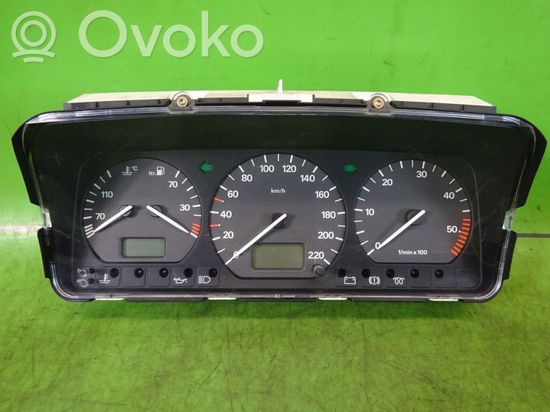Volkswagen PASSAT B4 Speedometer (instrument cluster) 3A0919860H