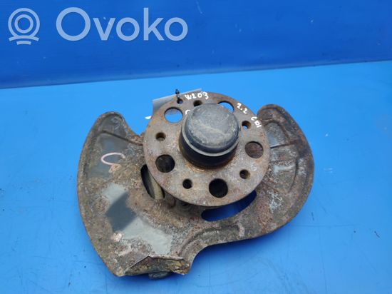 Mercedes-Benz C W203 Front wheel hub W203