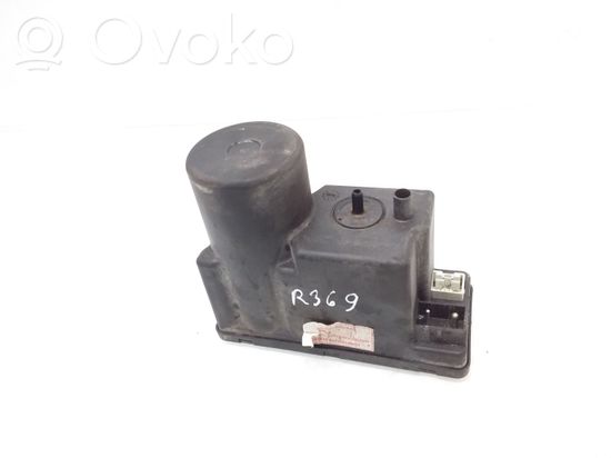 Audi A4 S4 B5 8D Central locking vacuum pump 4A0862257A