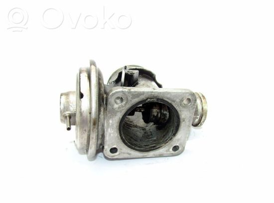 BMW 5 E39 EGR valve 72826400
