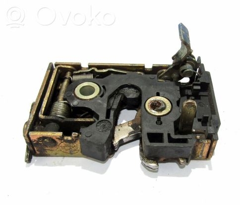 Volkswagen PASSAT B4 Rear door lock 357839016D