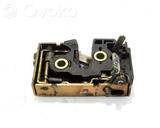 Volkswagen PASSAT B4 Rear door lock 357839015D